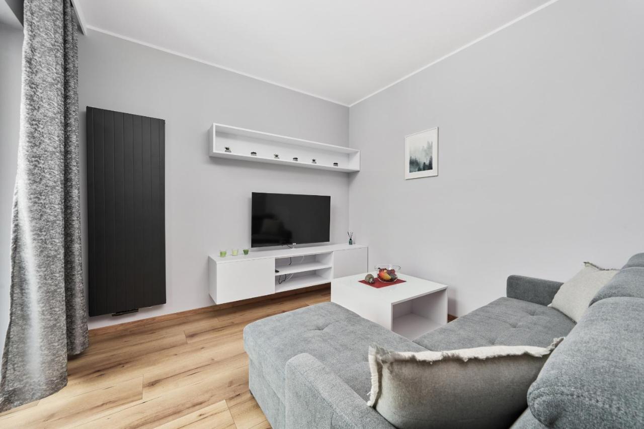 Browary Wroclawskie With Free Garage By Renters