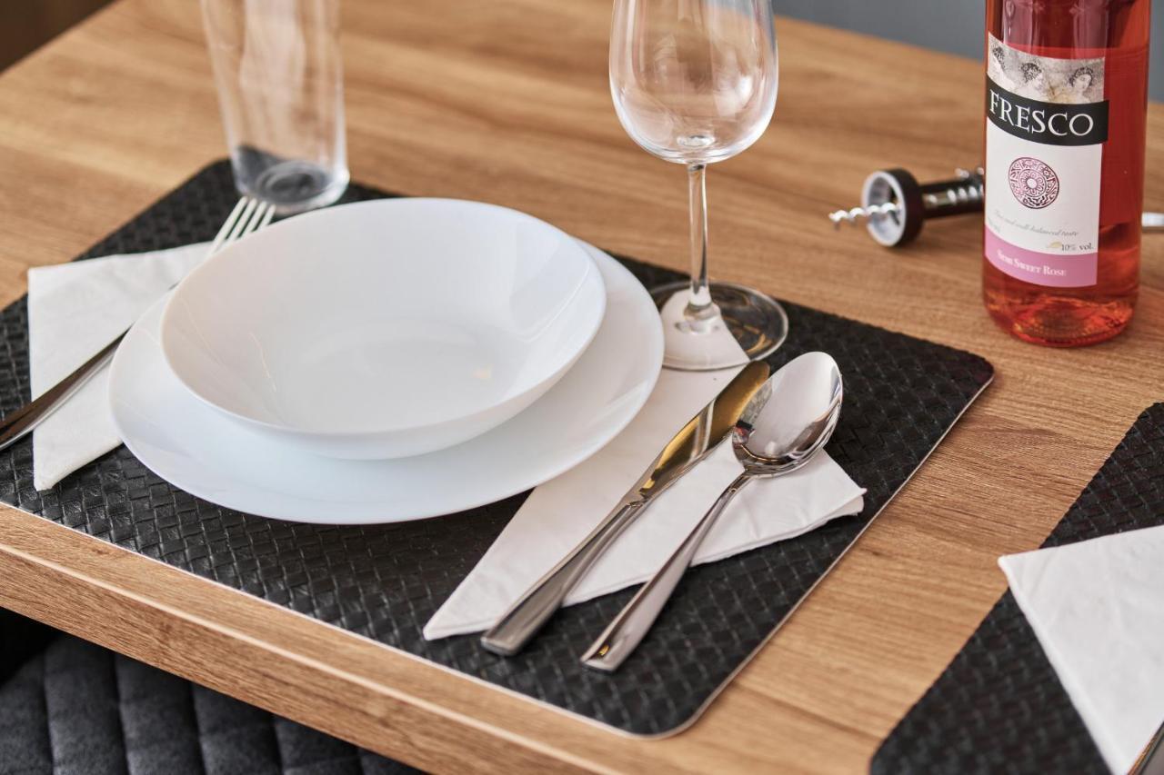 Browary Wroclawskie With Free Garage By Renters Apartment Wroclaw