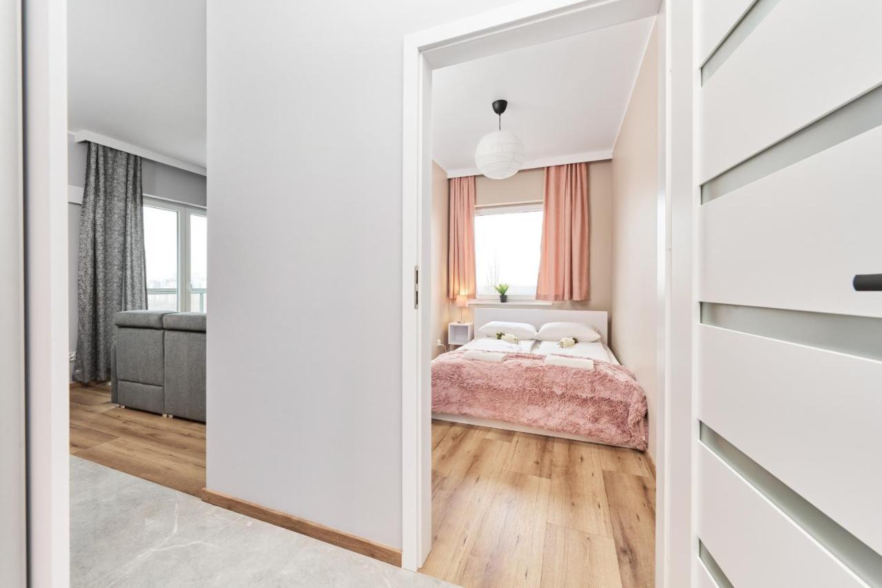 Browary Wroclawskie With Free Garage By Renters Apartment Wroclaw