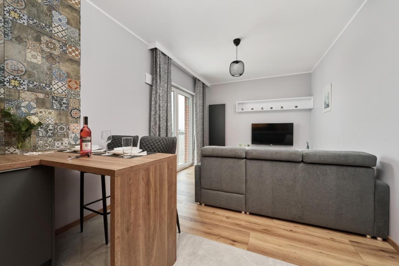 Browary Wroclawskie With Free Garage By Renters Apartment